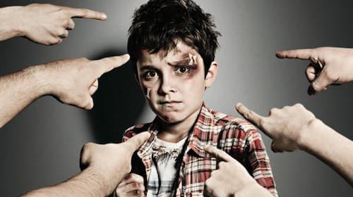 une intimidation par la violence chez l'enfant