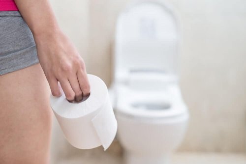 Aller aux toilettes régulièrement pour guérir la constipation.