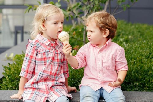 L'amabilité est une valeur à enseigner aux enfants