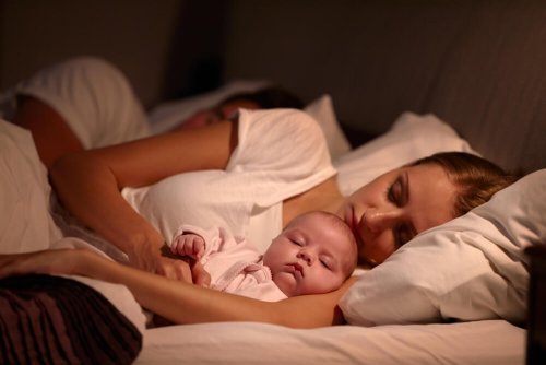 Inconvénients de laisser les enfants dormir avec vous.