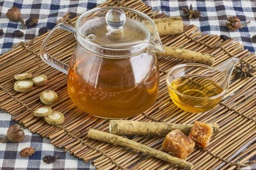 Infusion de bardane pour purifier le système lymphatique.