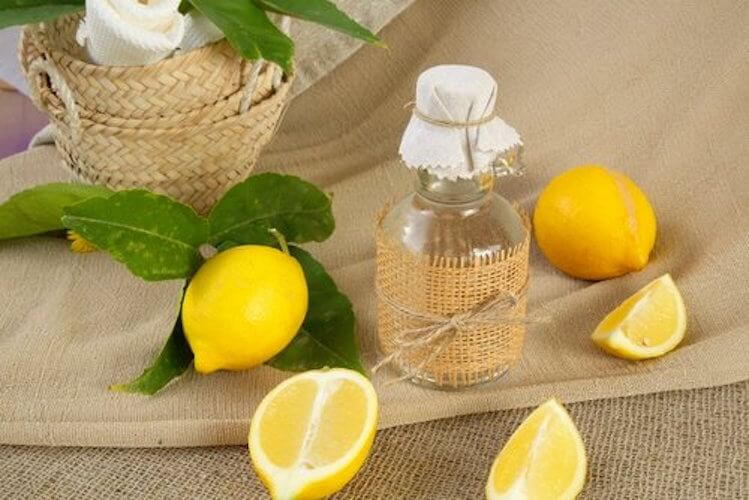 Le citron pour éliminer les taches hépatiques.