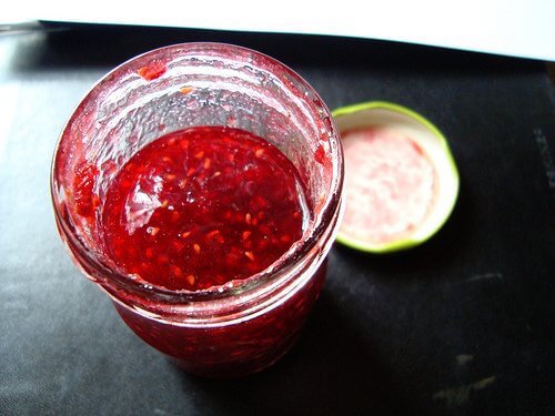 Recette de gâteau au fromage et à la confiture de fraise