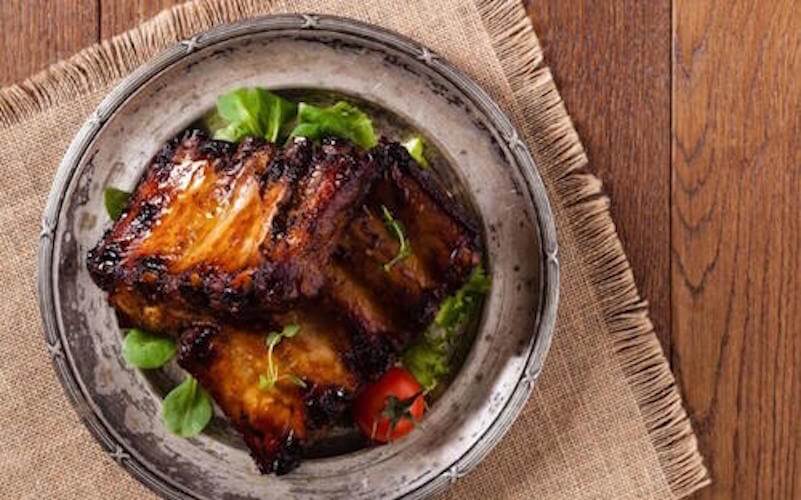 Recette de côtes de porc grillées au pommes de terres