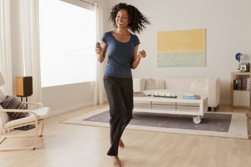 Danser fait partie des astuces pour dire adieu au stress
