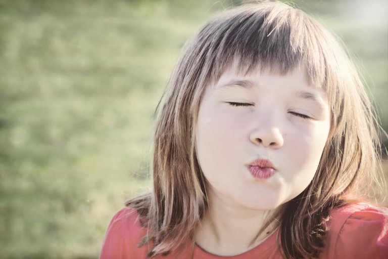 Pourquoi il ne faut pas forcer les enfants à faire des bisous ?