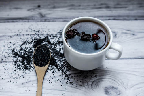 Une infusion aux graines de pavot.