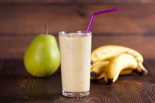 Les milk-shakes pour calmer la faim à base d'avoine et de poires sont délicieux.
