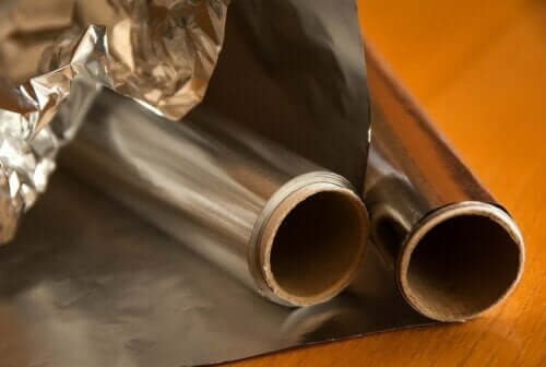 7 choses inconnues que vous pouvez faire avec du papier d'aluminium