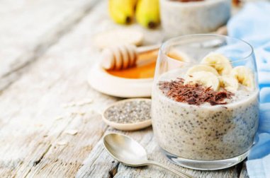 Pudding sans lactose au chia et à la banane pour stimuler votre digestion