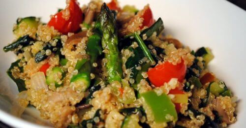 Salade grecque au quinoa.
