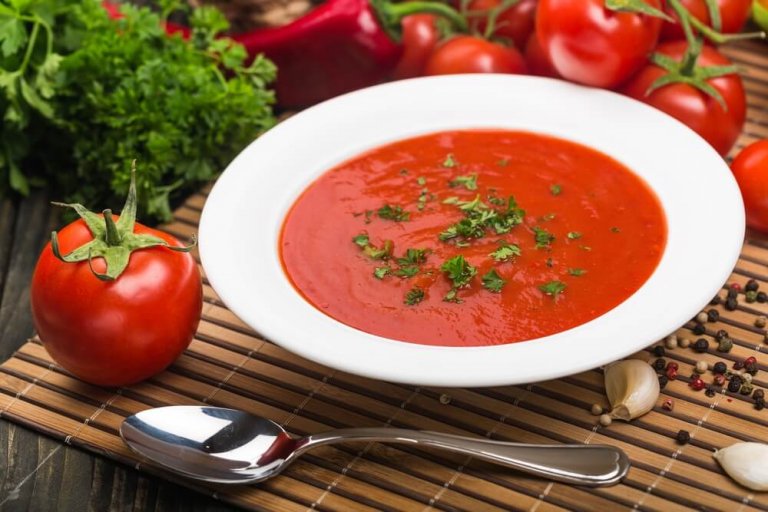 Délicieuses recettes de soupe à la tomate faites maison