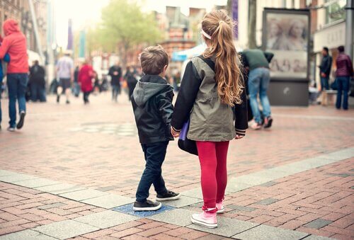 Dites à votre enfant ce qu’il doit faire s’il se perd Dites à votre enfant ce qu’il doit faire s’il se perd