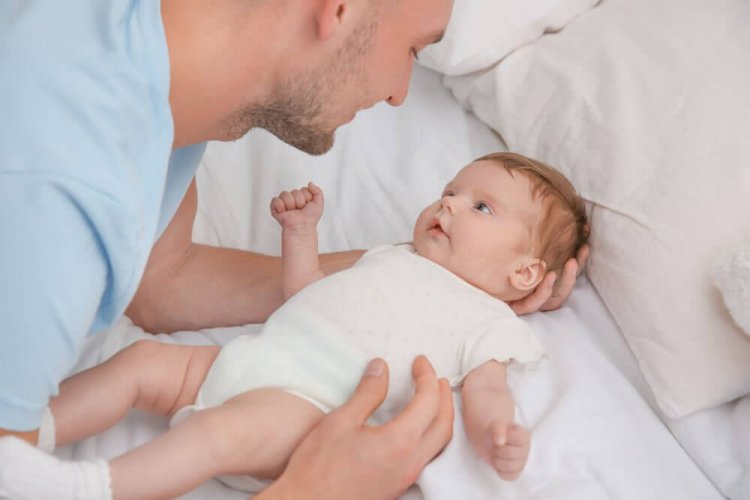 comment calmer le hoquet chez les bébés