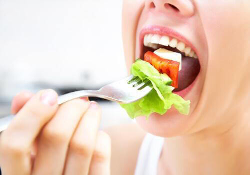 bien mâcher aide à avoir une alimentation saine