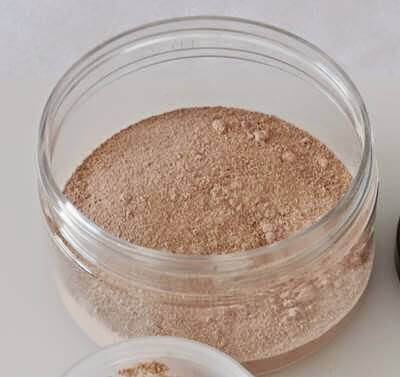Fabriquer une poudre pour le visage à la maison