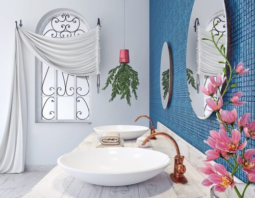 Comment apporter une touche féminine à une salle de bain ?