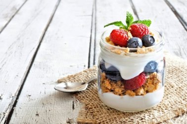 Préparez votre yaourt aux fruits maison avec cette recette simple
