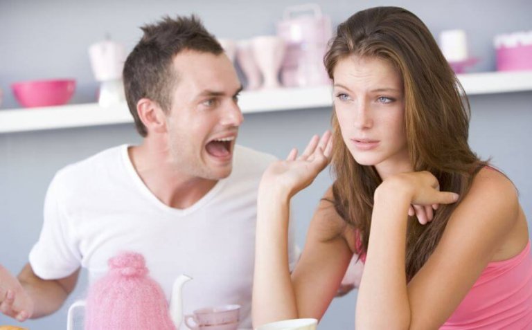 6 agressions verbales de votre partenaire que vous ne devez pas tolérer
