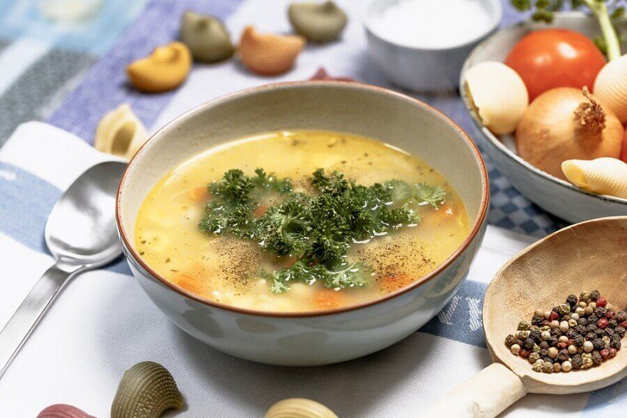 Bouillon faible en calories à base de poisson