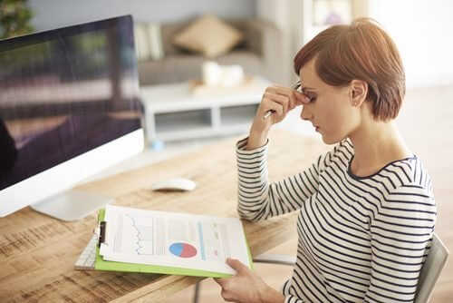femme ayant besoin d'augmenter son taux de fer