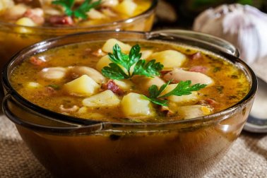 Délicieux pot-au-feu de Galice. Apprenez à le préparer !