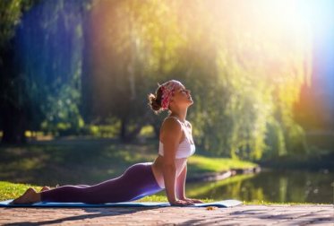 4 positions de yoga pour diminuer les douleurs de dos