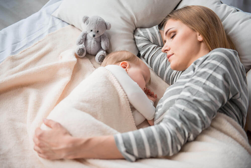 Peut-on apprendre à un bébé à dormir toute la nuit