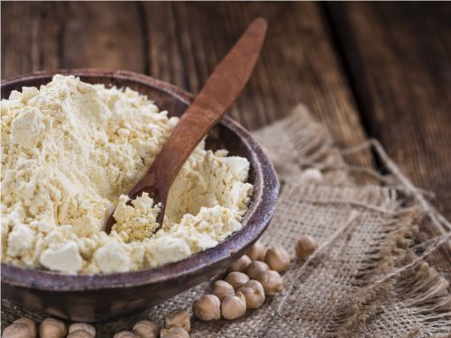 Gâteau végétalien à la citrouille avec de la farine complète