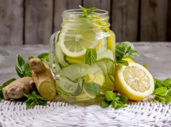 Limonade détox à base de gingembre et de pommes