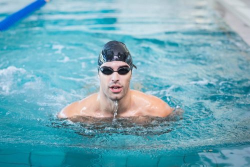 Comment apprendre à nager dans une piscine