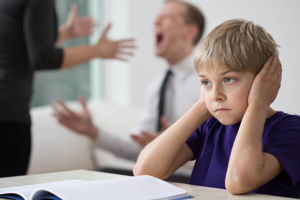 5 répercussions des disputes des parents chez l’enfant