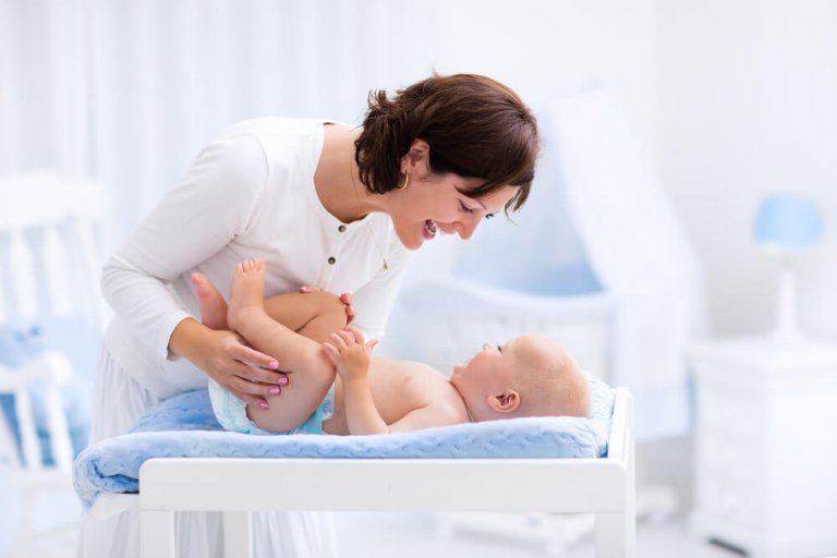 Pourquoi doit-on éviter de baisser le prépuce des bébés ?