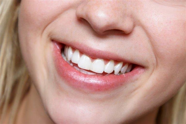 Prenez soin de vos dents grâce à des produits 100% naturels
