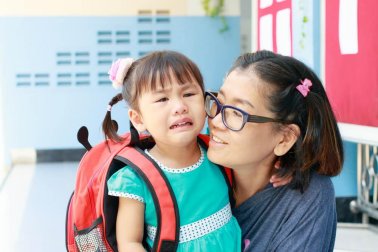 Première rentrée à l'école : les 7 erreurs des parents