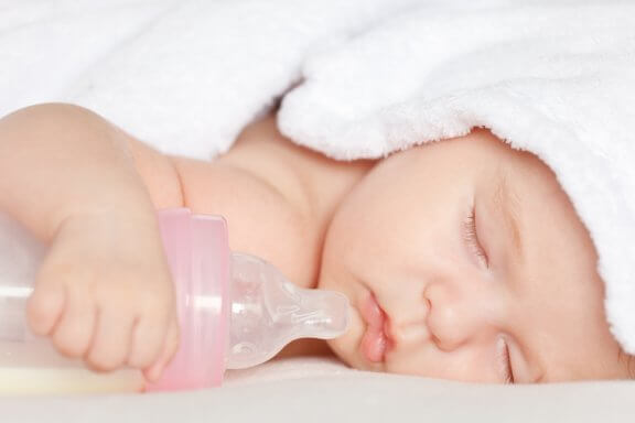 L’utilisation de la tétine et du biberon : sont-ils préjudiciables pour les bébés ?