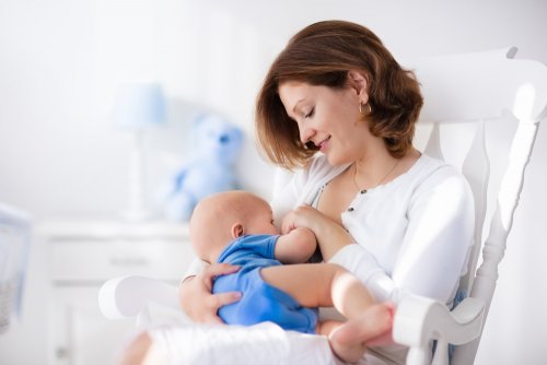 allaitez votre bébé pour éviter qu'il ne développe des éruptions cutanées