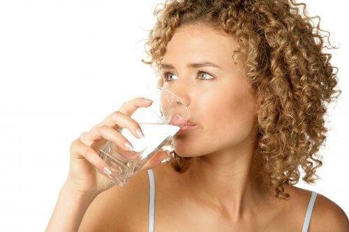 le fait de ne pas boire assez d'eau peut empirer une gastrite