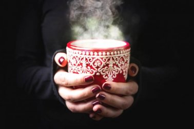 5 boissons chaudes et froides pour calmer les maux de gorge