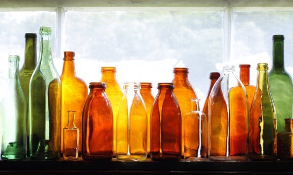 Comment recycler vos bouteilles en verre pour décorer votre jardin