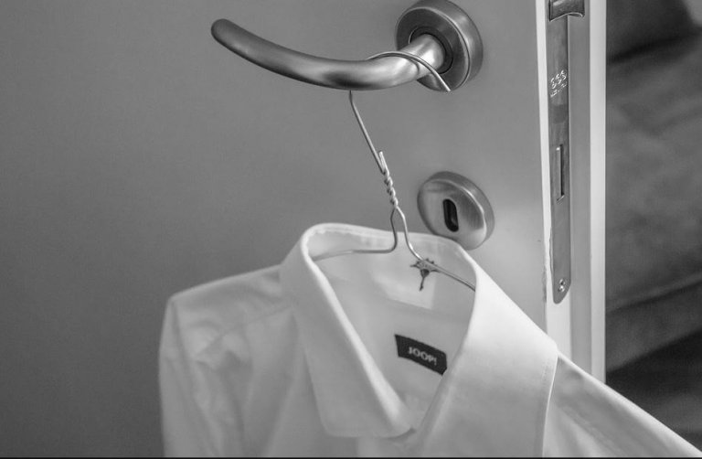 4 astuces pour laver les poignets et cols de chemises