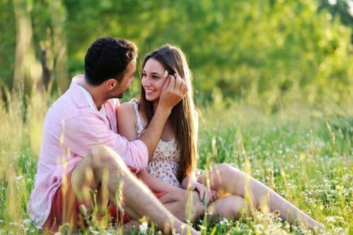 les couples durables savent que l'amour se loge dans les petits détails