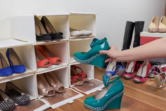 Créez vos propres étagères à chaussures grâce à 2 matériaux de base
