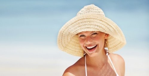 éviter les taches sur le visage en se protégeant du soleil