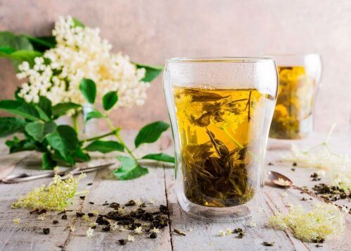 infusion de fleur de sureau et de réglisse pour lutter contre les allergies