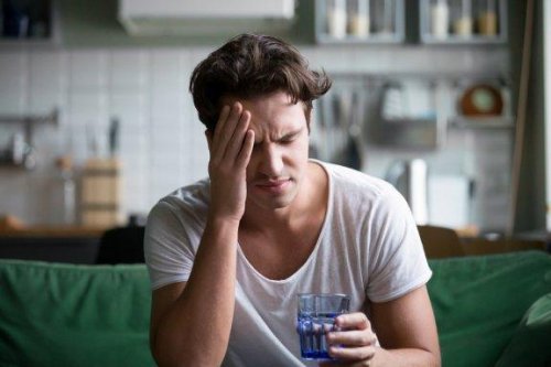 Le mal de tête fait partie des symptômes du stress