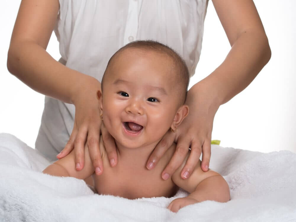 Quels sont les meilleurs massages pour bébé ?