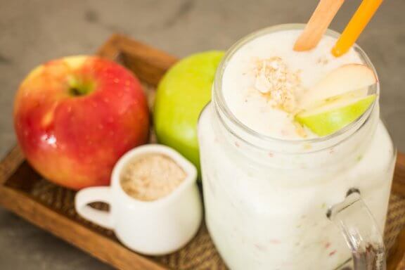 Milk-shake à l’avoine et à la pomme pour un coeur en bonne santé