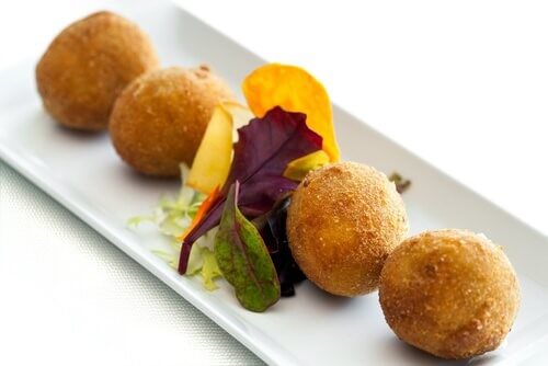 Découvrez comment préparer des croquettes de crabe