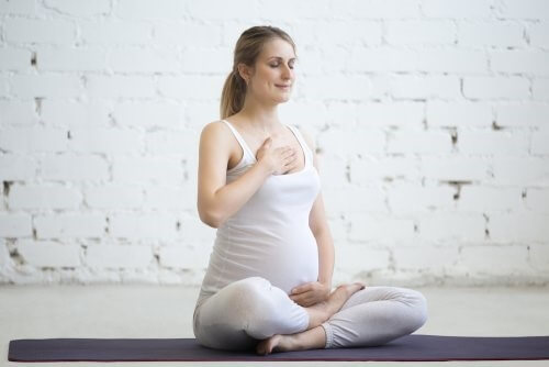 le yoga est un bon exercice pendant la grossesse